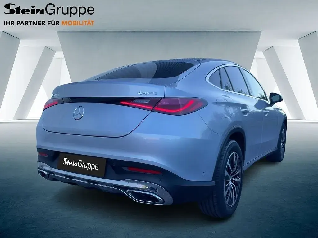 Gebraucht Mercedes GLC200 Avantgarde 227 PS (166 kW) 2023 Silber SUV