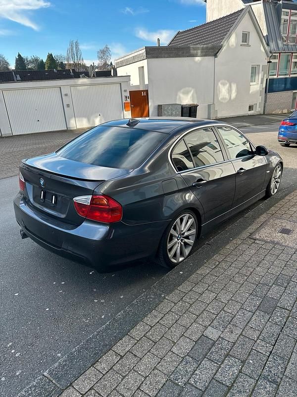Gebraucht BMW 330 258 PS (189 kW) 2006 Grau Limousine