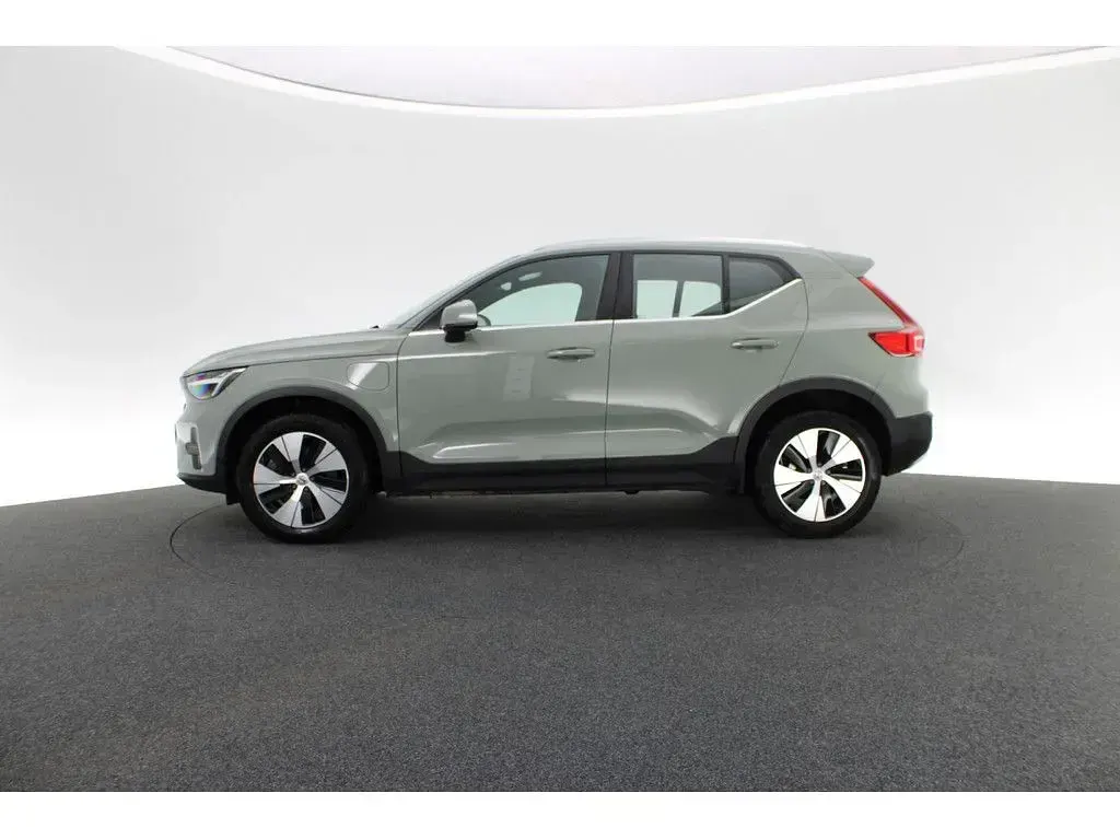 Gebraucht Volvo XC40 129 PS (94 kW) 2022 Grün SUV
