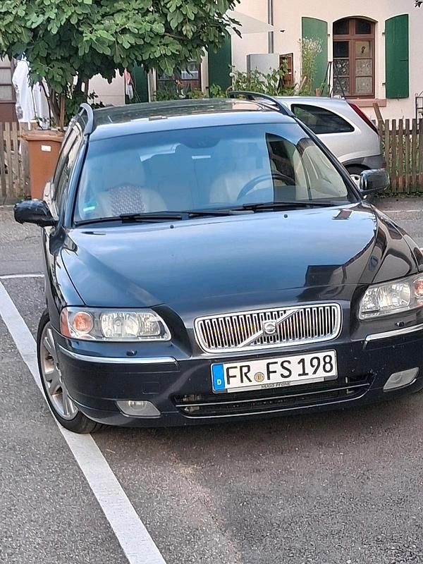 Schwarz Gebraucht 2006 Volvo V70 Kombi | 2.800 € (Etwas zu teuer) - Bild 1/4