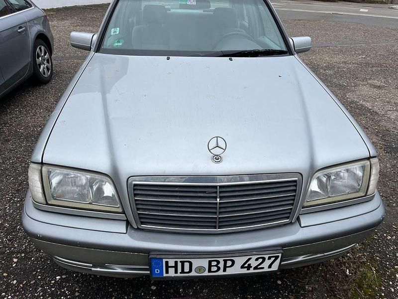 Gebraucht Mercedes C180 Classic 122 PS (89 kW) 1997 Silber Limousine