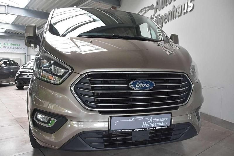 Grau Gebraucht 2022 Ford Transit Tourneo Van / Kleinbus | 32.680 € - Bild 1/4