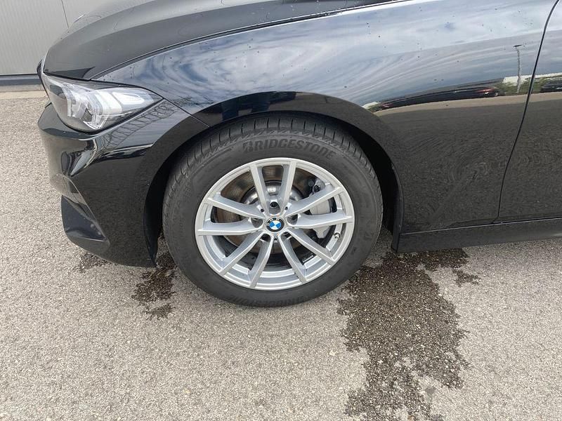 Używany BMW 330 245 KM (180 kW) 2023 Czarny Kombi