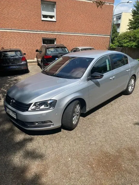 Gebraucht VW Passat 125 PS (91 kW) 2015 Silber Limousine