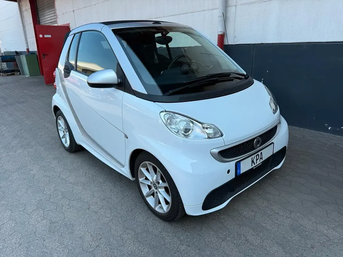 Gebraucht Smart ForTwo Cabrio 71 PS (52 kW) 2015 Weiß Cabrio