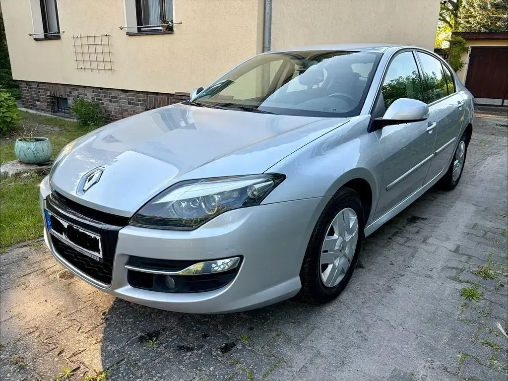 Gebraucht Renault Laguna III 110 PS (80 kW) 2012 Silber Limousine