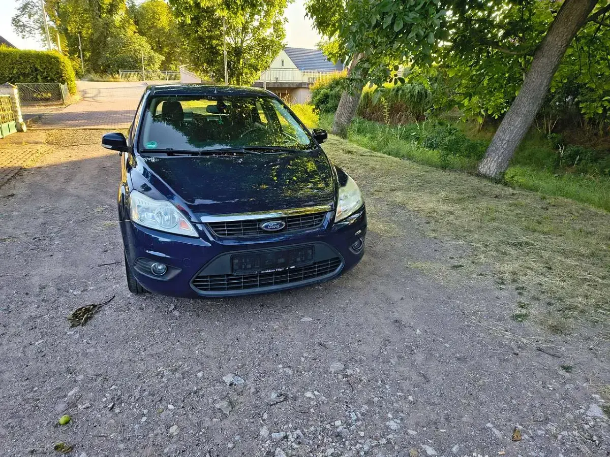 Gebraucht Ford Focus Style 80 PS (58 kW) 2008 Blazerblau Kleinwagen