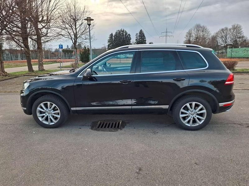 Gebraucht VW Touareg 204 PS (150 kW) 2015 Deep black perleffekt SUV