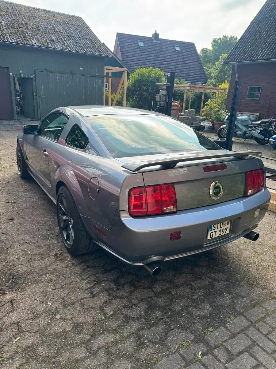 Gebraucht Ford Mustang GT 380 PS (279 kW) 2006 Grau Coupé