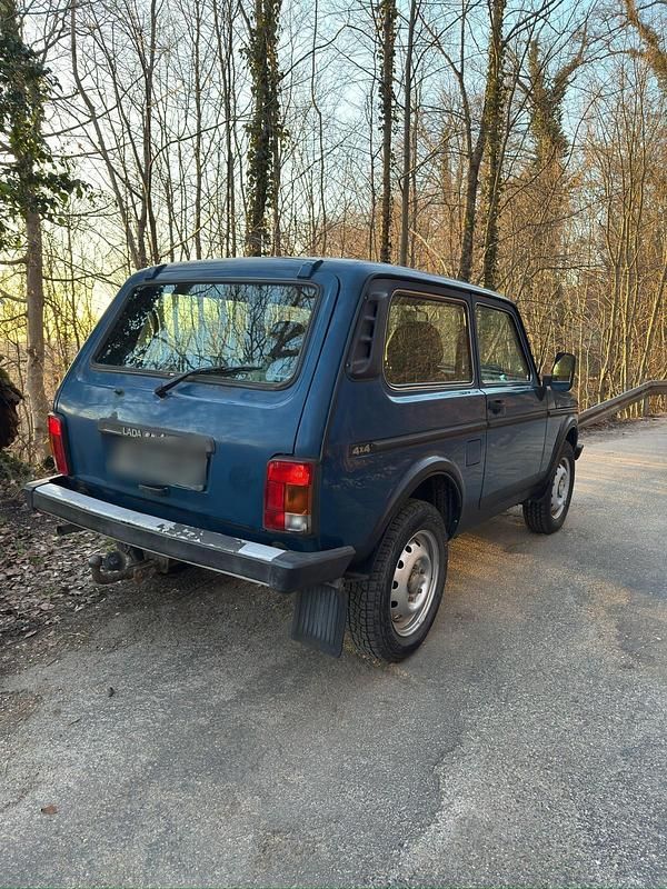 Gebraucht Lada niva 83 PS (61 kW) 2008 Schwarz SUV
