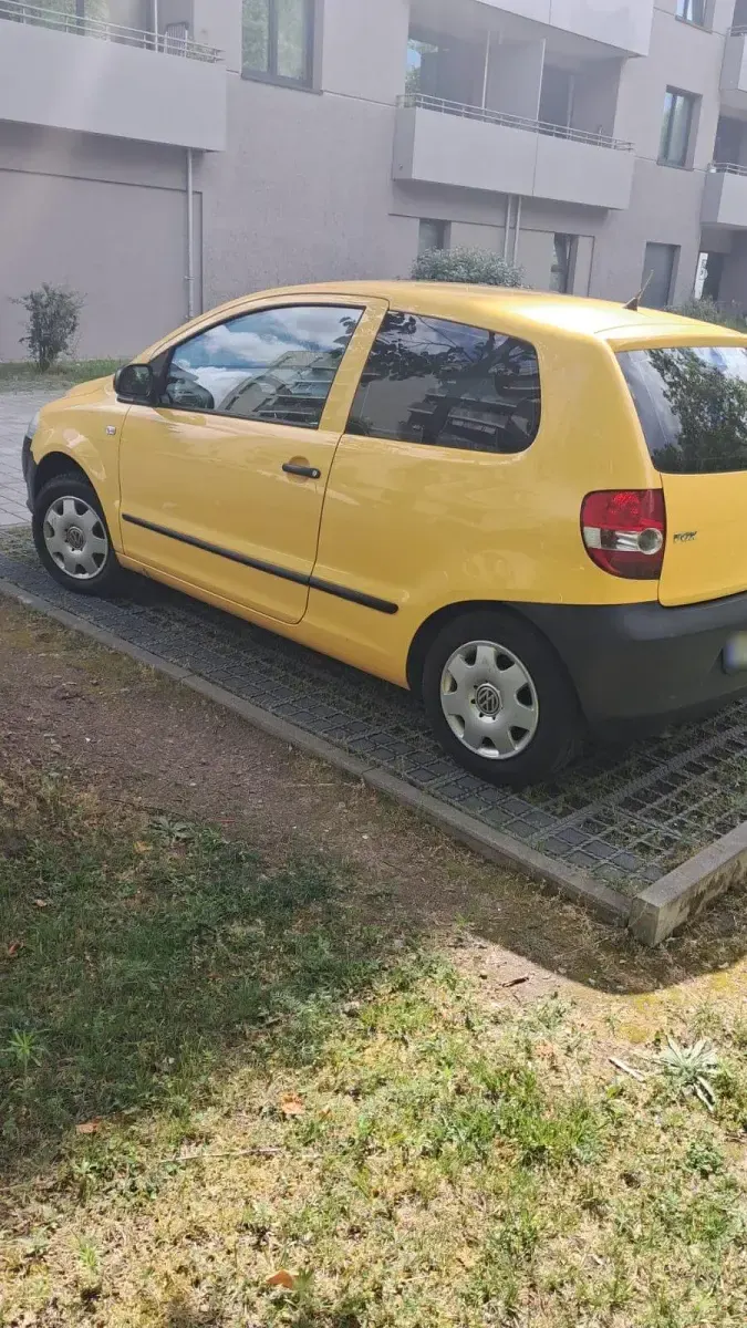 Gebraucht VW Fox 44 PS (32 kW) 2011 Gelb Kleinwagen