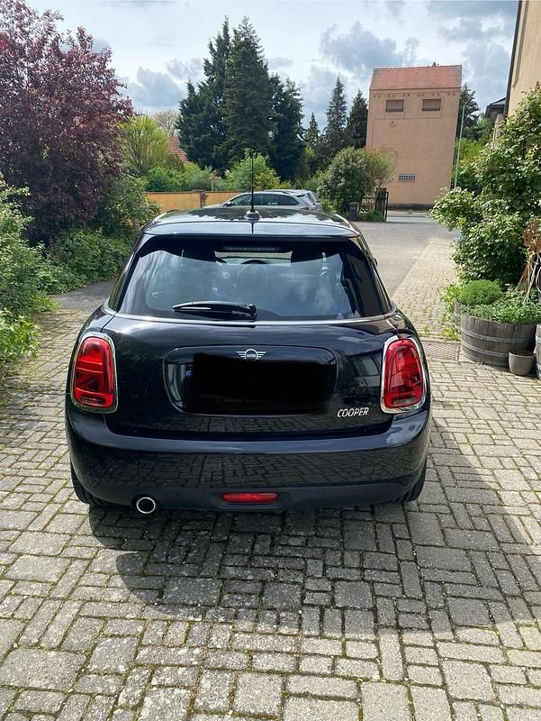 Gebraucht Mini Cooper 136 PS (100 kW) 2021 Schwarz Kleinwagen