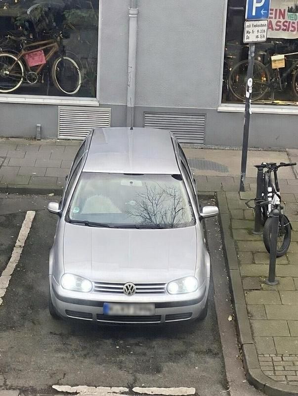 Gebraucht VW Golf IV 115 PS (84 kW) 2002 Silber Kleinwagen