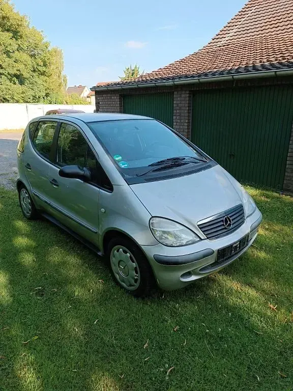 Gebraucht Mercedes A170 Classic 95 PS (69 kW) 2001 Silber Van / Kleinbus