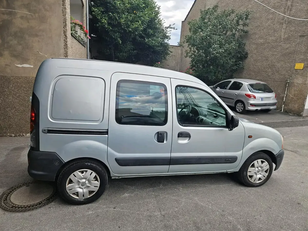Gebraucht Renault Kangoo 105 PS (77 kW) 2001 Grau Van / Kleinbus