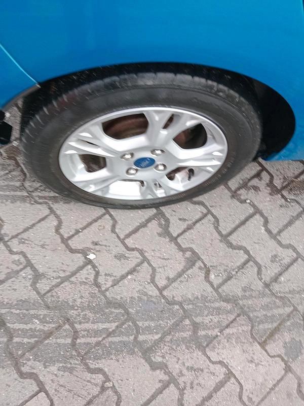 Gebraucht Ford Fiesta 80 PS (58 kW) 2013 Blau Kleinwagen