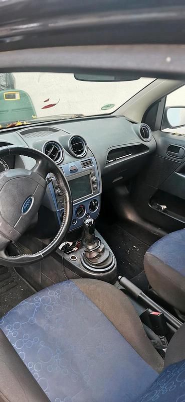 Gebraucht Ford Fiesta 60 PS (44 kW) 2008 Schwarz Kleinwagen