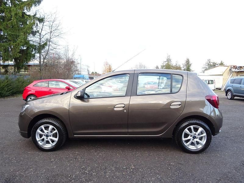 Gebraucht Dacia Sandero 73 PS (53 kW) 2018 Braun Kleinwagen