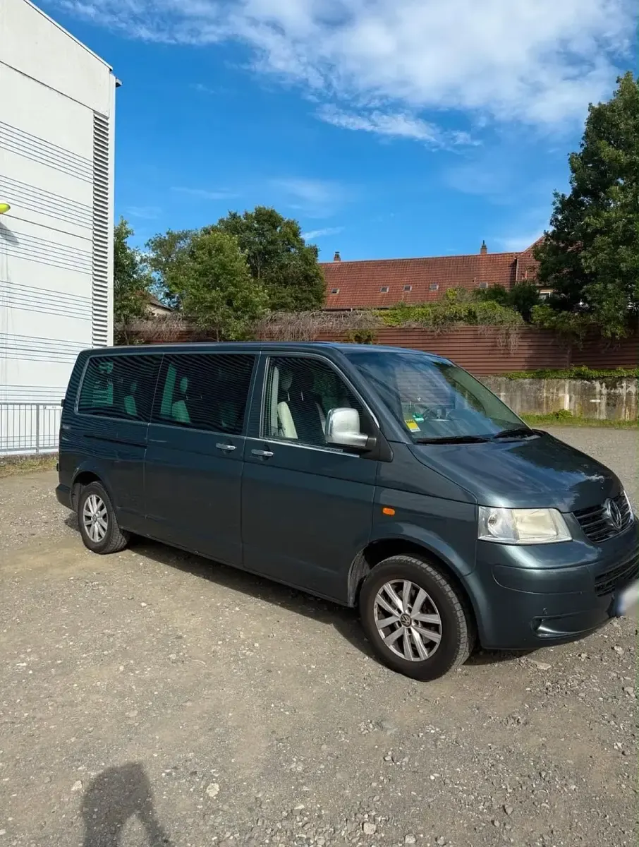 Gebraucht VW Caravelle 179 PS (131 kW) 2007 Grau Van