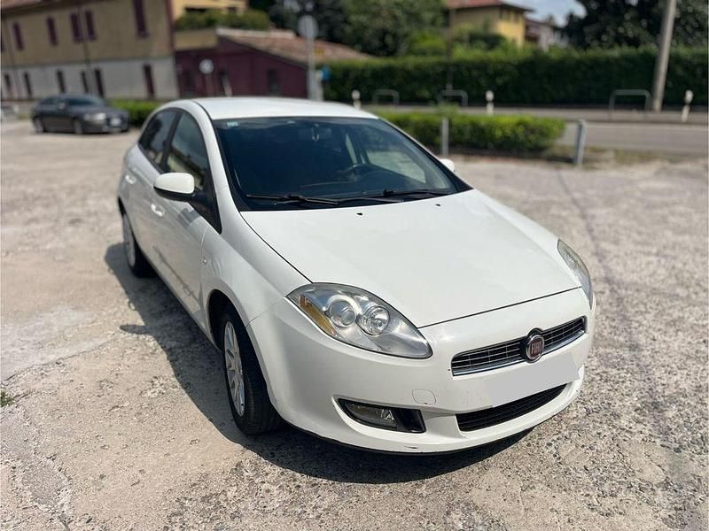 Weiß Gebraucht 2010 Fiat Bravo Kleinwagen | 3.850 € - Bild 1/4