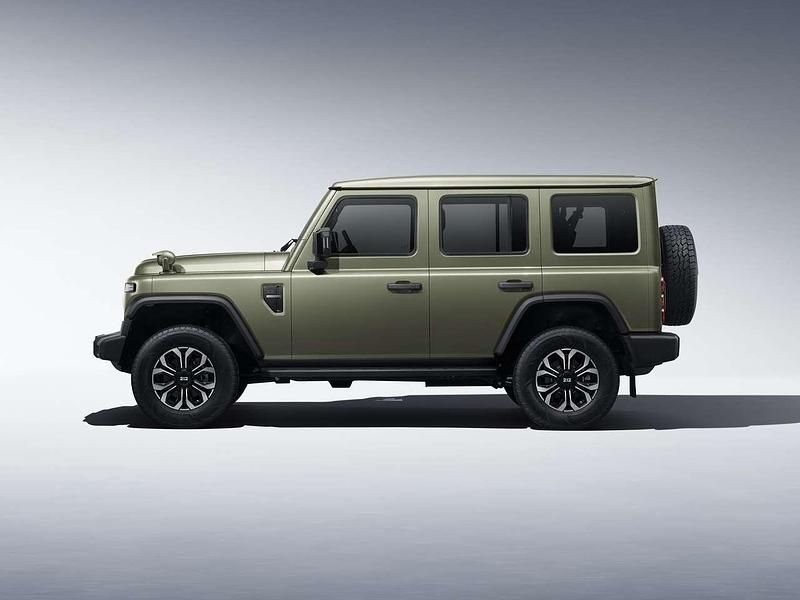 Neu BAW 212 166 PS (122 kW) 2026 Grün SUV