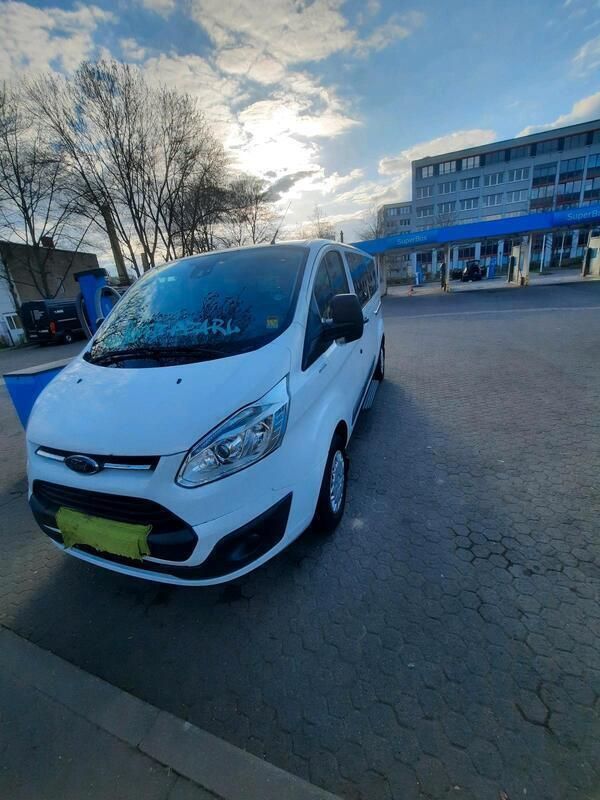Weiß Gebraucht 2014 Ford Tourneo Custom Van / Kleinbus | 8.499 € (Etwas zu teuer) - Bild 1/4