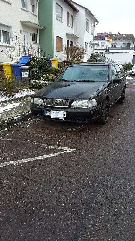Gebraucht Volvo V70 145 PS (106 kW) 1997 Schwarz Kombi