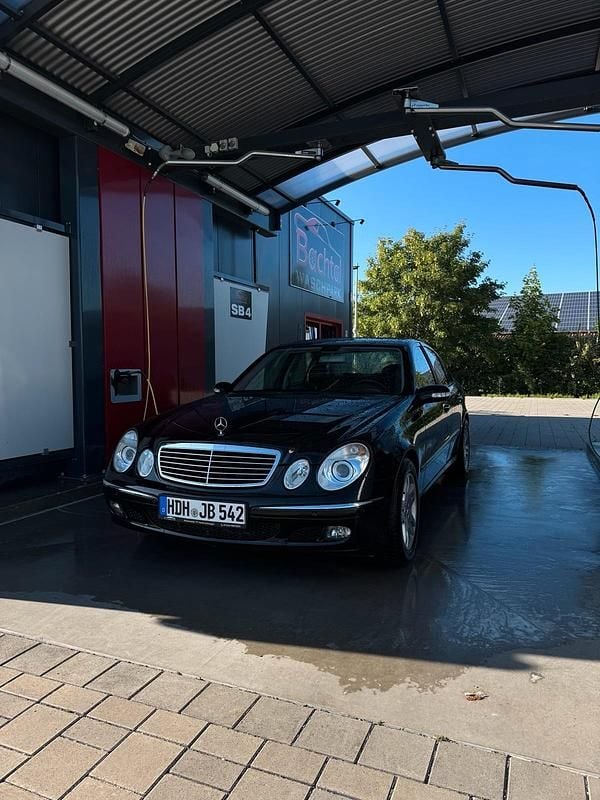 Schwarz Gebraucht 2006 Mercedes E350 Limousine | 8.200 € (Guter Preis) - Bild 1/4