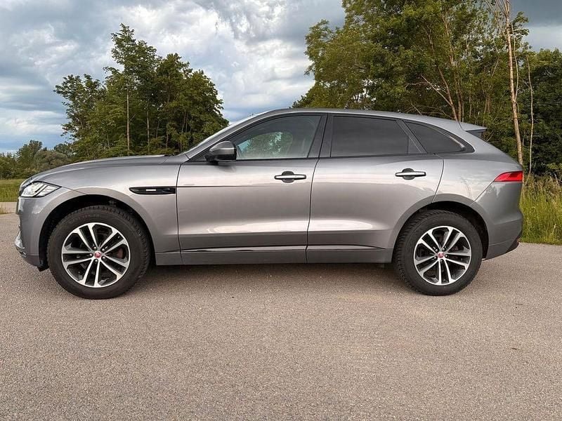 Grau Gebraucht 2019 Jaguar F-Pace R-Sport SUV | 20.799 € (Superpreis) - Bild 1/4