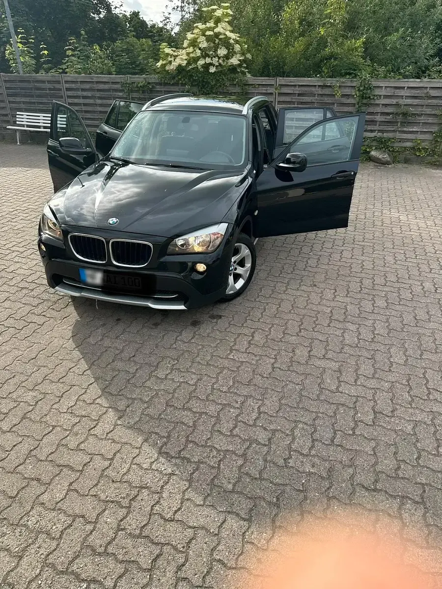 Gebraucht BMW X1 143 PS (105 kW) 2012 Schwarz SUV