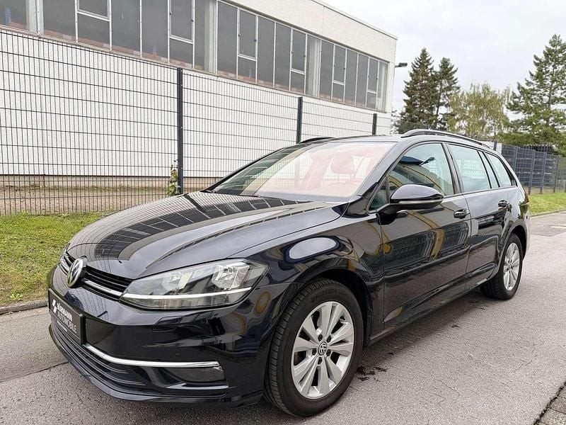 Deep black perleffekt Gebraucht 2020 VW Golf VIII Kombi | 16.690 € (Superpreis) - Bild 1/4
