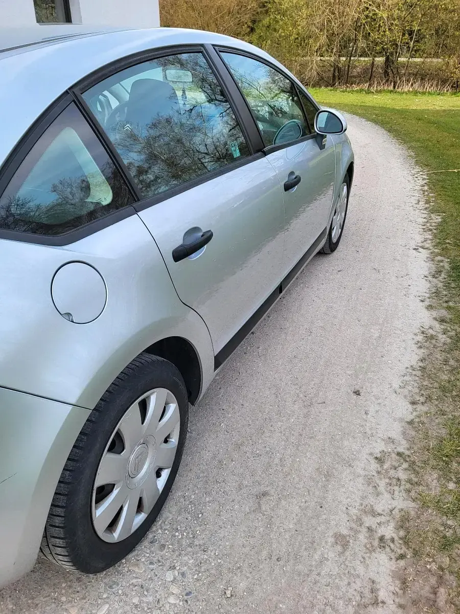 Used Citroën C4 88 HP (64 kW) 2007 Silver Sedan