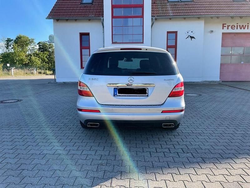 Gebraucht Mercedes R350 211 PS (155 kW) 2010 Silber Kombi