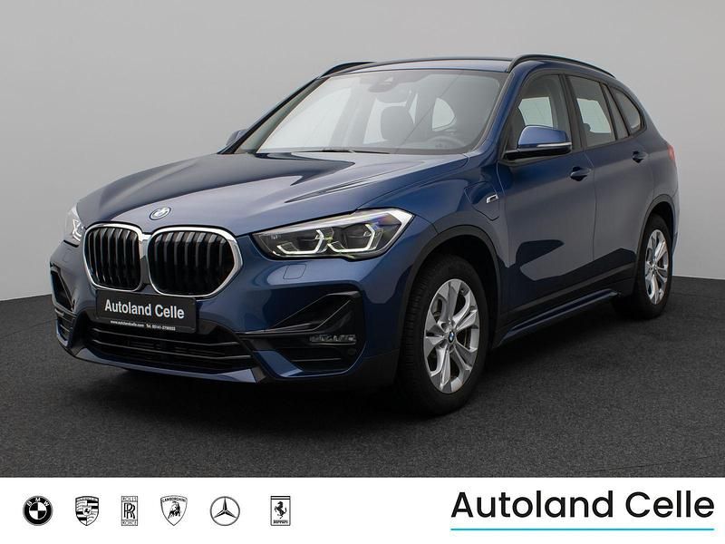 Phytonicblau metallicc1mschwarz Gebraucht 2022 BMW X1 Sport Line SUV | 25.499 € (Guter Preis) - Bild 1/4