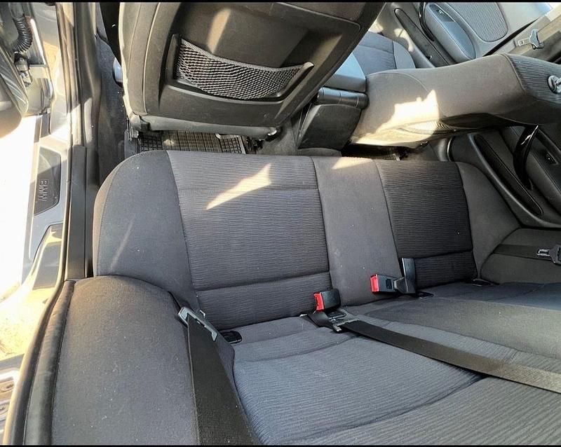 Gebraucht BMW 116 122 PS (89 kW) 2010 Grau Kleinwagen