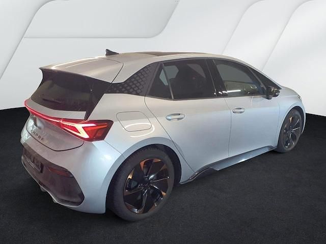 Gebraucht Cupra Born e-Boost 169 kW (231 PS) 2025 Geysirsilber Kleinwagen