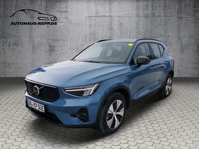 Fjord blue (metallic) Gebraucht 2023 Volvo XC40 Plus SUV | 44.900 € - Bild 1/4