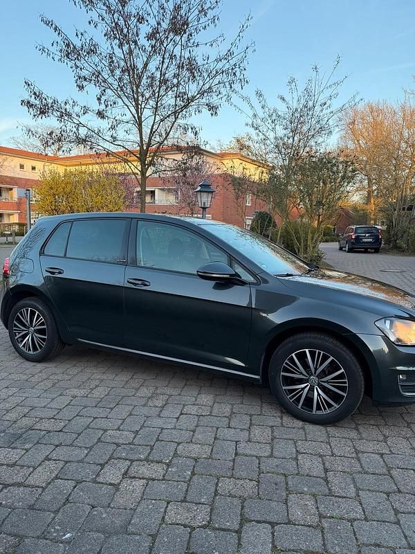 Gebraucht VW Golf VII 110 PS (80 kW) 2016 Grau Limousine