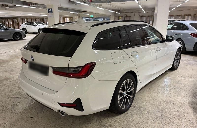 Gebraucht BMW 320 Performance 190 PS (139 kW) 2022 Weiß Kombi