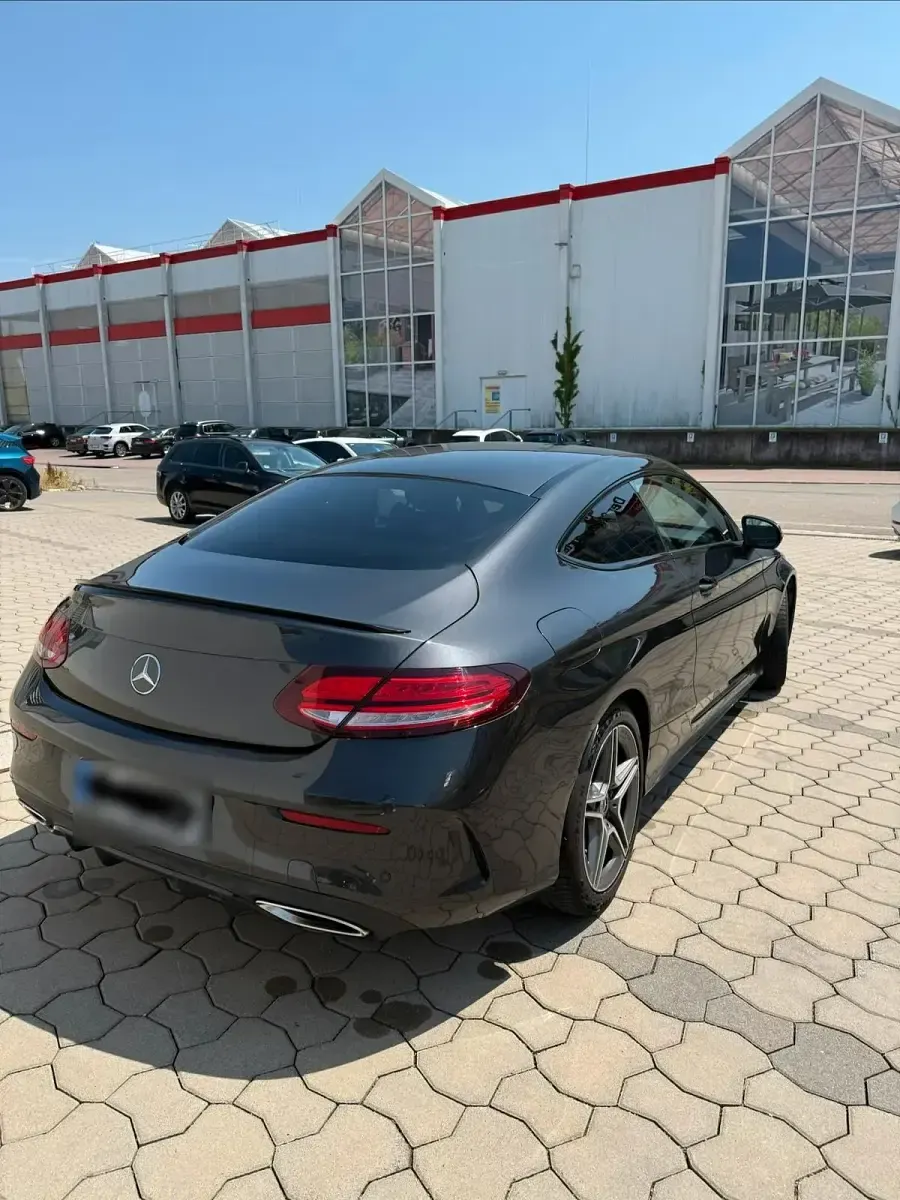 Gebraucht Mercedes C200 AMG line 184 PS (135 kW) 2020 Grau Coupé
