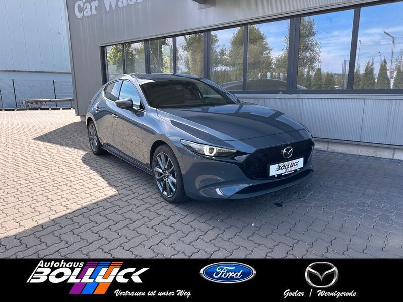 Grau Gebraucht 2022 Mazda 3 Selection Limousine | 20.590 € (Guter Preis) - Bild 1/4