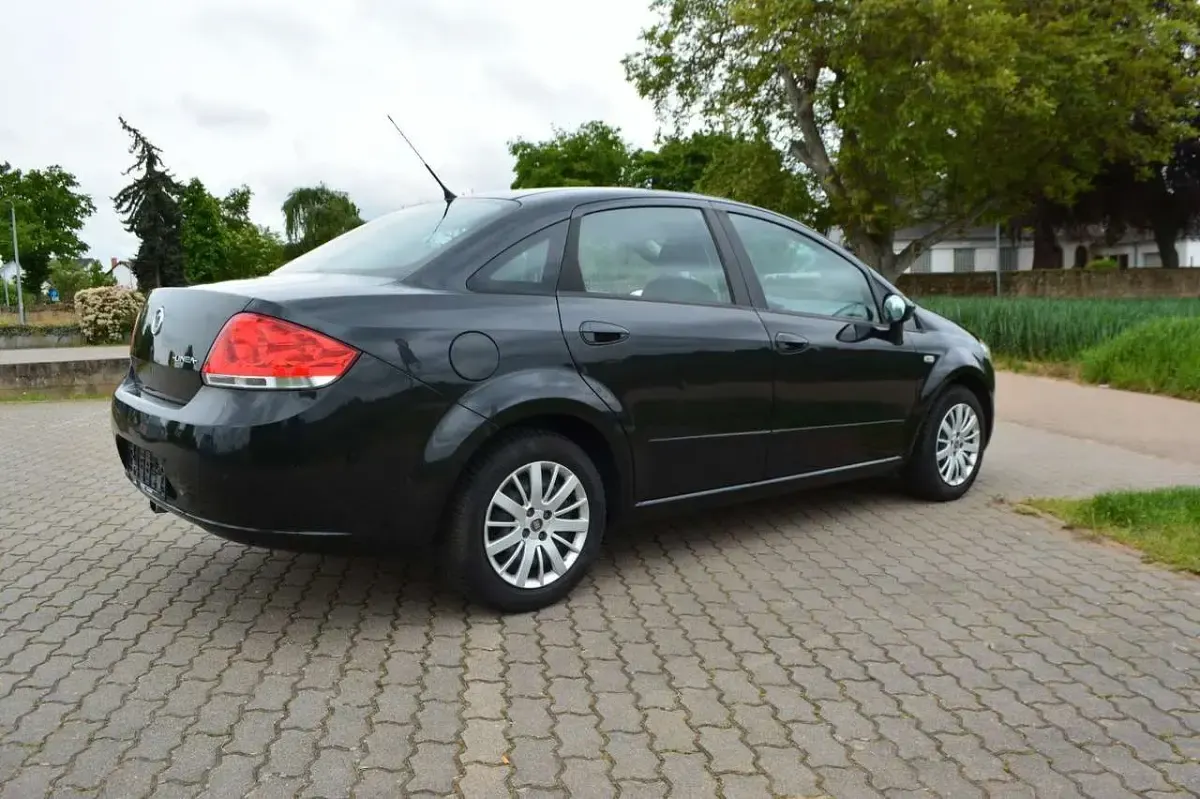 Gebraucht Fiat Linea Dynamic 120 PS (88 kW) 2008 Schwarz Limousine
