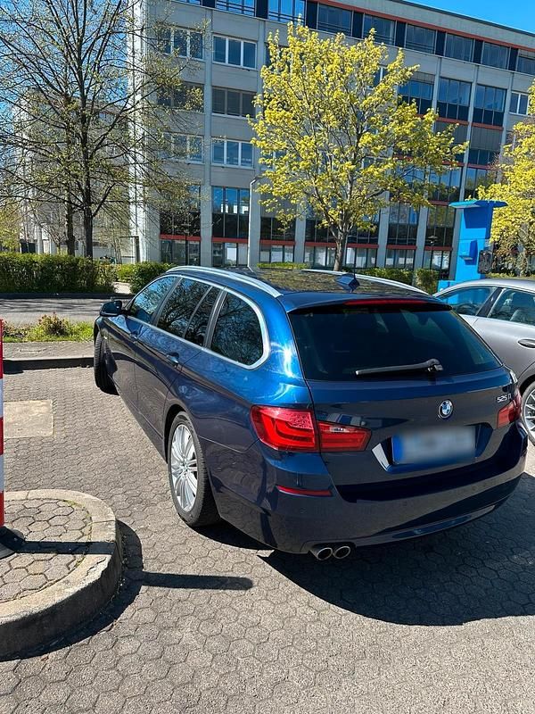 Gebraucht BMW 525 218 PS (160 kW) 2013 Blau Kombi