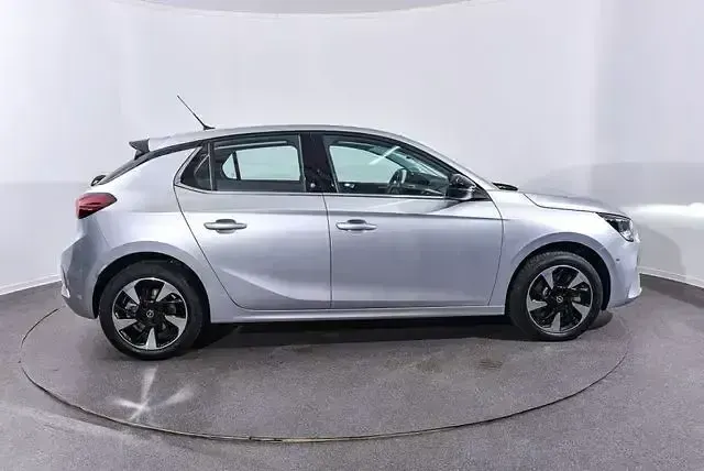 Usata Opel Corsa-e Elegance 100 kW (136 CV) 2022 Argento Utilitaria