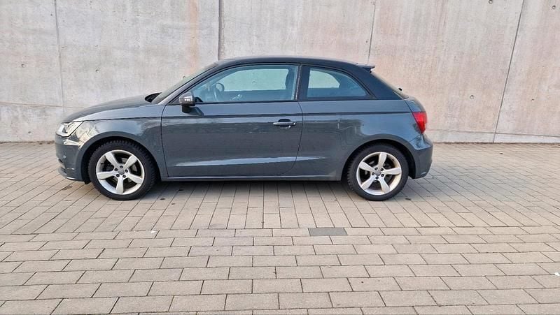 Gebraucht Audi A1 90 PS (66 kW) 2016 Grau Kleinwagen