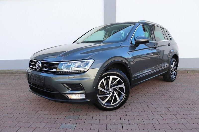 Indiumgrauperleffektmetallic Gebraucht 2017 VW Tiguan Sound SUV | 21.490 € (Guter Preis) - Bild 1/4