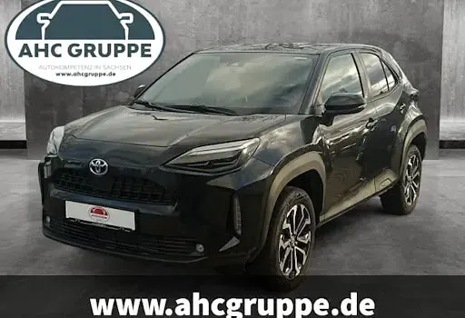 Neu Toyota Yaris Cross 130 PS (95 kW) 2025 Schwarz SUV