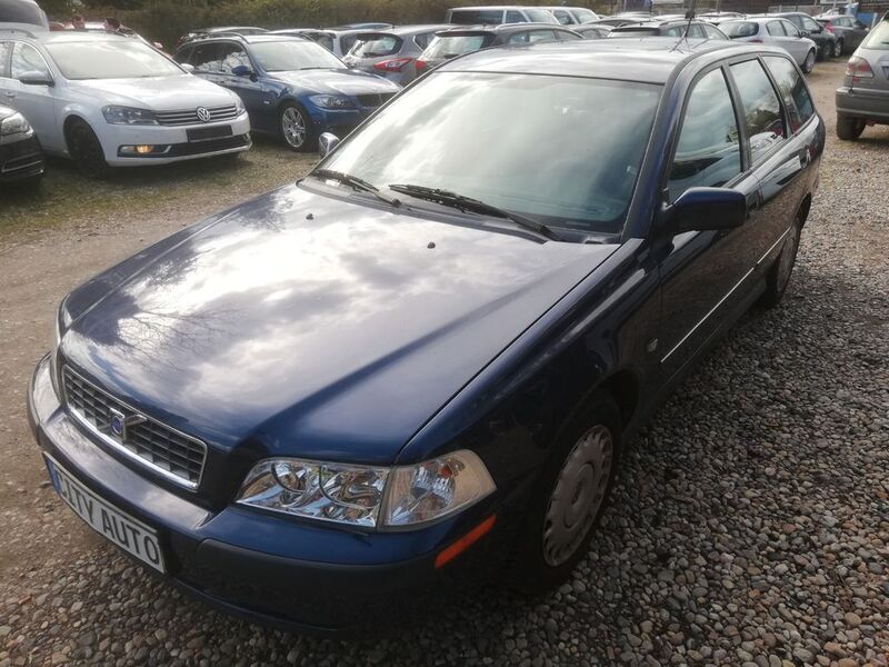 Gebraucht Volvo V40 Standard 109 PS (80 kW) 2003 Blau Kombi