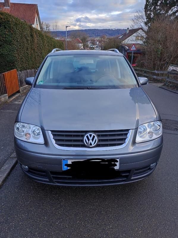 Grau Gebraucht 2006 VW Touran Highline Van / Kleinbus | 2.250 € (Fairer Preis) - Bild 1/4