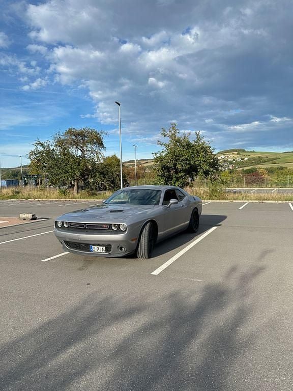 Grau Gebraucht 2015 Dodge Challenger Coupé | 16.450 € - Bild 1/4